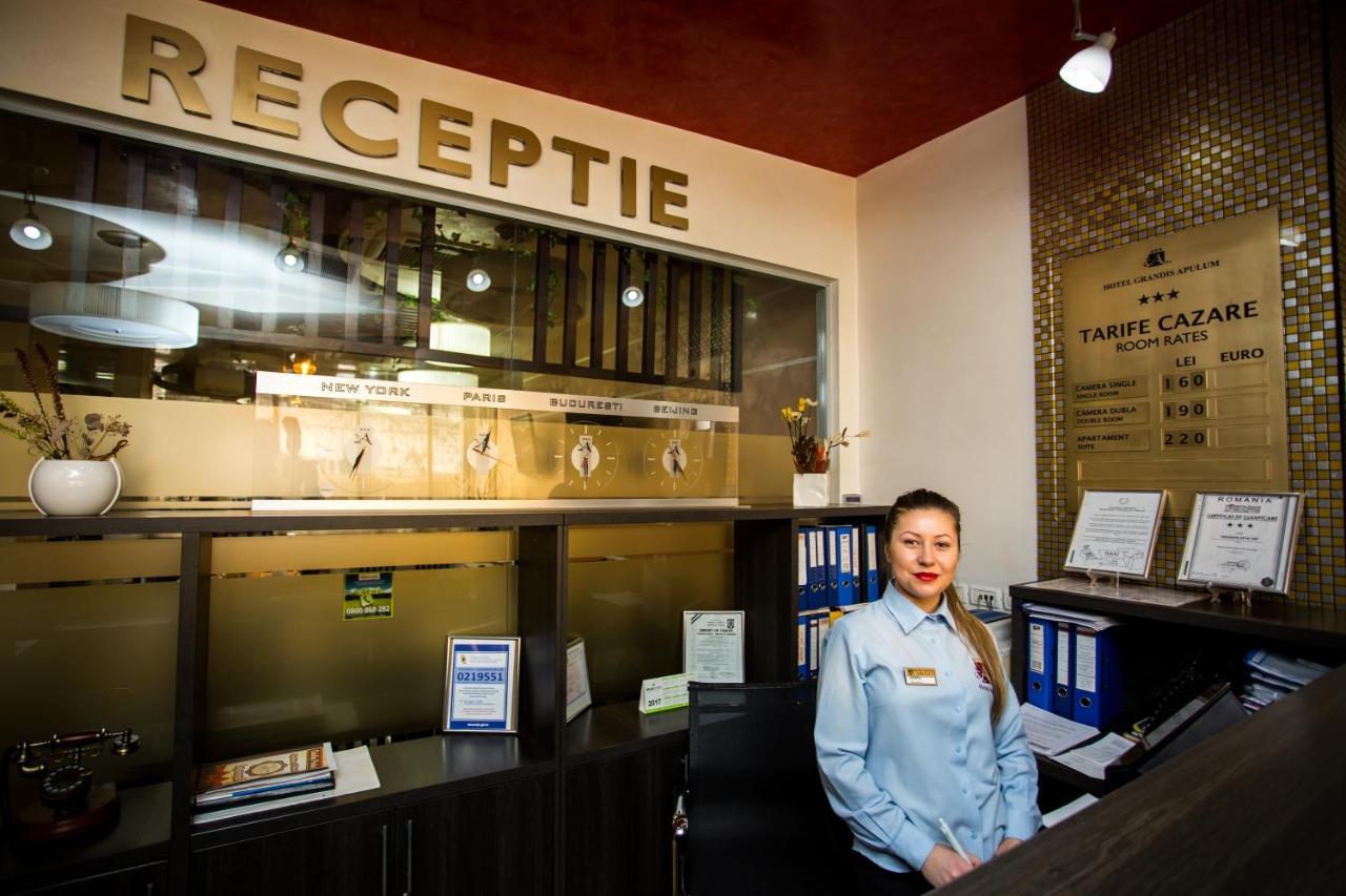 Hotel Grandis Apulum Mioveni Exterior photo